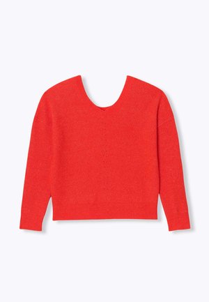 Pull rouge en maille avec un col en V profond et des manches trois-quarts. Côte texturée sur l'ensemble et ourlet raccourci.