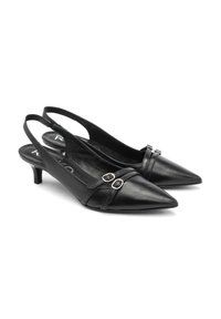 Pantofi cu toc slingback din piele neagră, cu vârful ascuțit, având două catarame decorative argintii și un toc conic jos. Textură netedă și design elegant.