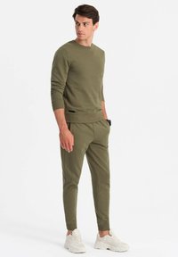 Ombre SET  - Trainingsanzug - olive