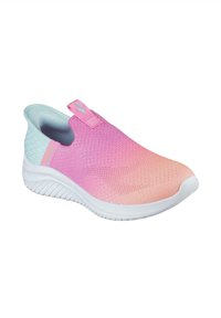 Zapatilla deportiva tipo slip-on con un diseño degradado de rosa a azul claro, parte superior de malla texturizada y suela de goma blanca con patrón estriado.