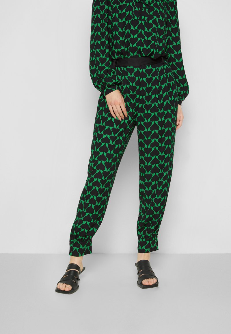 Damen Bekleidung | Diane von Furstenberg LULA PANTS Stoffhose green/grün - HV63765 Damen Bekleidung | Diane von Furstenberg LULA PANTS Stoffhose green/grün - HV63765
