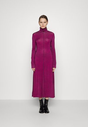 MARBLE TURTLENECK DRESS - Jersey dress - magenta/black