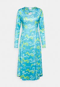 Vestido de mangas longas em satin azul com um padrão em espiral em verde claro e amarelo. Apresenta um decote redondo em forma de olho-chave e uma silhueta fluida.