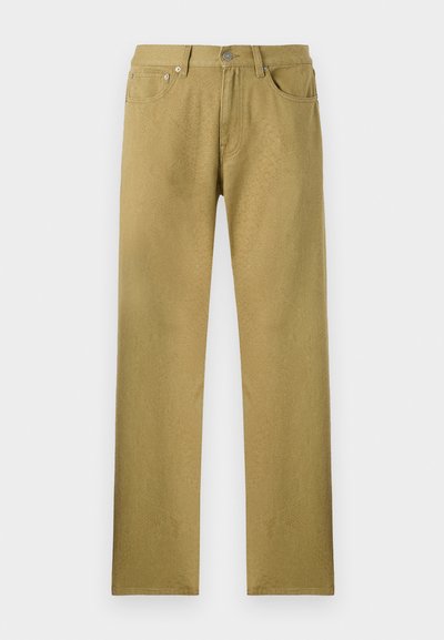 Olíva zöld, egyenes szárú nadrág elülső zsebekkel, gombos zárással és finom textúrájú mintával az anyagon.