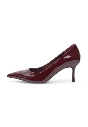 Woden Pumps - cherry