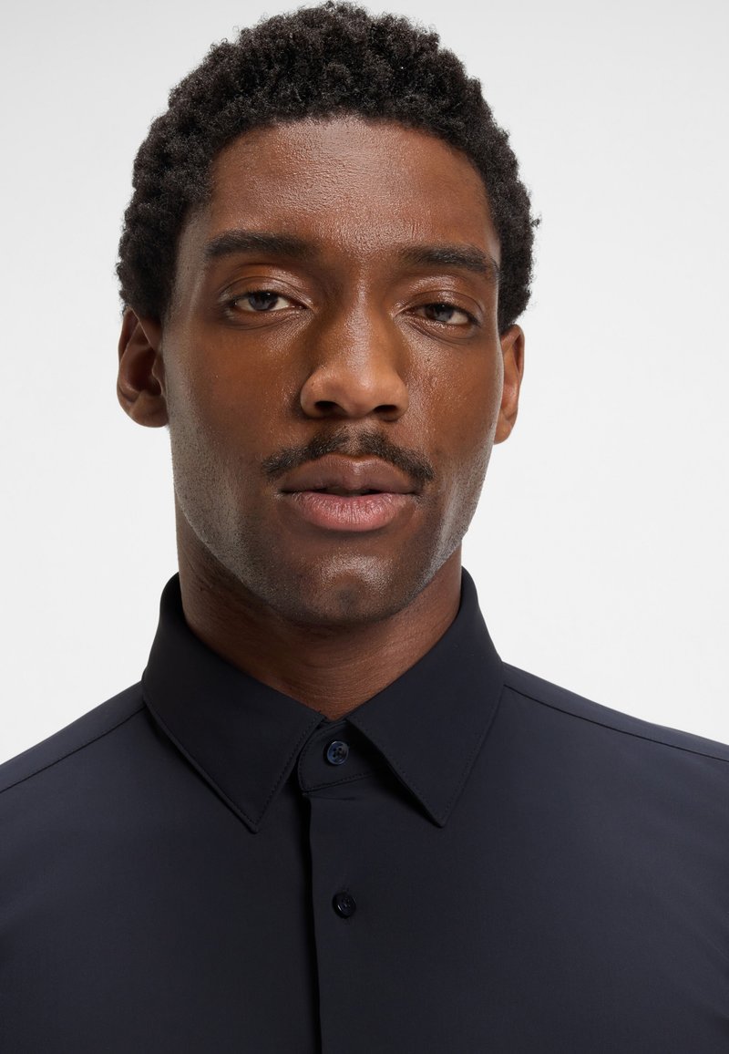 BOSS HANK KENT Camicia dark blue/blu scuro