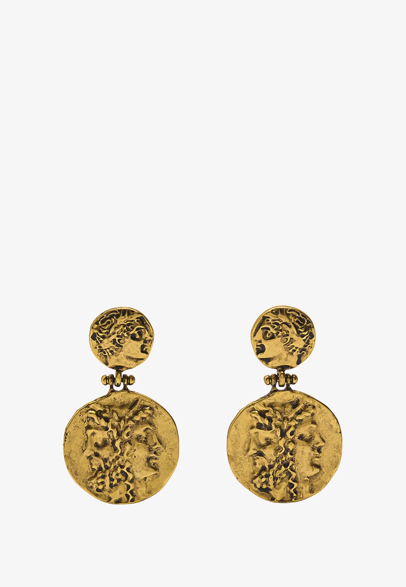 Złote kolczyki z okrągłymi, fakturowanymi dyskami z szczegółowymi historycznymi twarzami. Wzór zawiera okrągły element mocujący.
