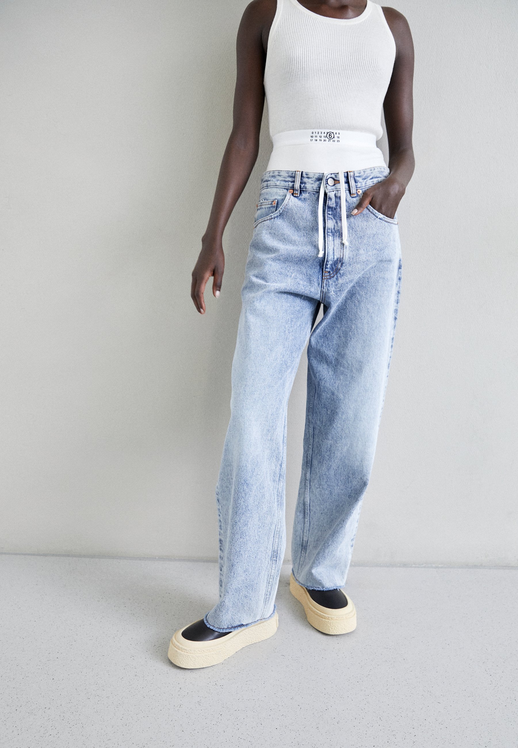 MM6 Maison Margiela PANTS POCKETS - Jeans Relaxed Fit - light 