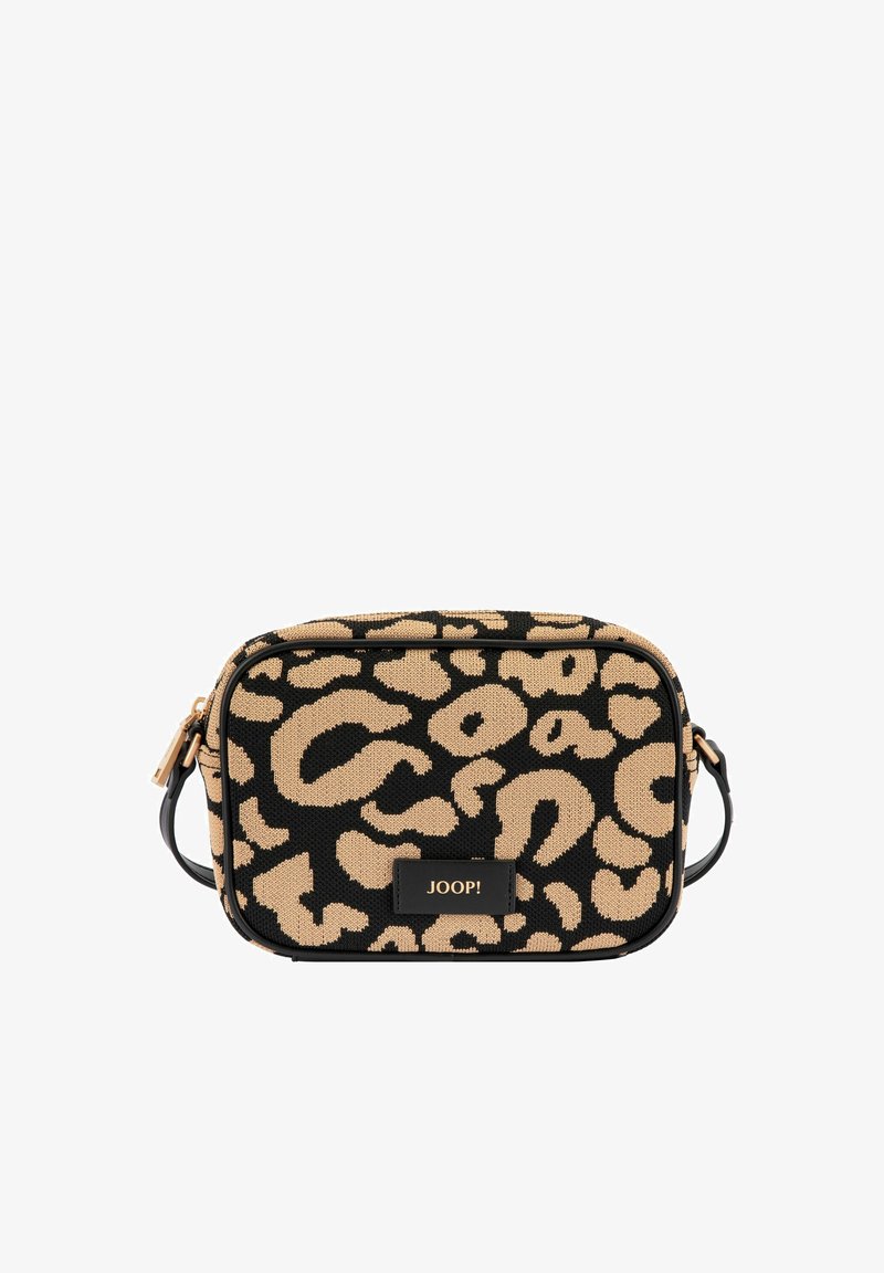 Borsa a stampa leopardata con motivo beige e nero, forma rettangolare, materiale in tessuto, dettagli in metallo dorato e patch con logo nero.