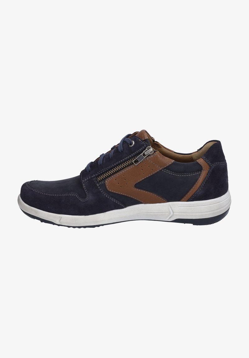 Sneaker in suede blu navy con dettagli in pelle marrone, chiusura con lacci, zip laterale e suola in gomma bianca con battistrada.