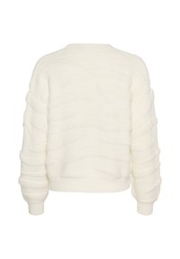 Weißer strukturierter Pullover mit flauschiger Oberfläche, Rundhalsausschnitt und gerippten Bündchen. Zeigt wellenartige Muster auf der Rückseite.
