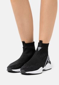 Guess BAMMIE - altas - black/negro Zalando.es