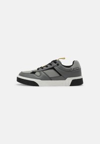 BHFootwear - Baskets basses - quiet shade