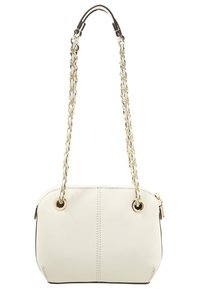 Krämfärgad läderhandväska med guldkedjestraps, dragkedjestängning och subtil textur, designad för axelbärande.