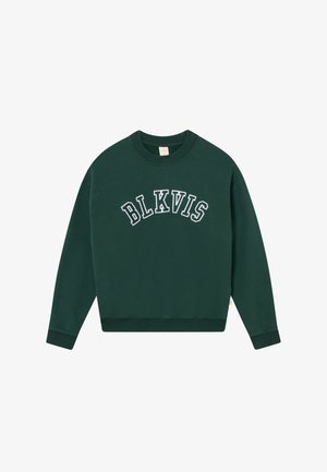 Felpa crewneck verde scuro con maniche lunghe e testo ricamato bianco "BLKVIS" arcuato sul petto.