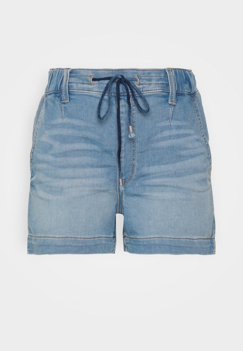 Short en jean bleu clair avec une taille élastique et un cordon bleu foncé à l'avant, présentant des détails horizontaux délavés.