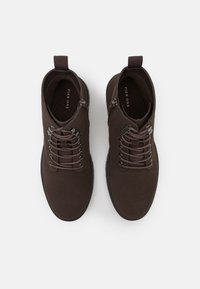 Pier One UNISEX - Nauhalliset nilkkurit - dark brown