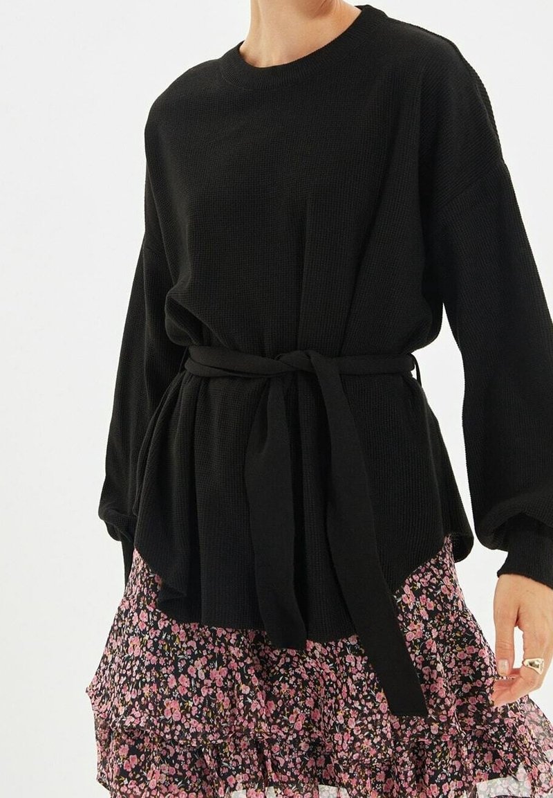 Trendyol Pullover - black