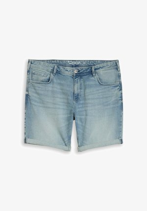 Short en jean bleu clair avec ourlets roulés, bouton et fermeture éclair à l'avant, passants de ceinture et trois poches avant.