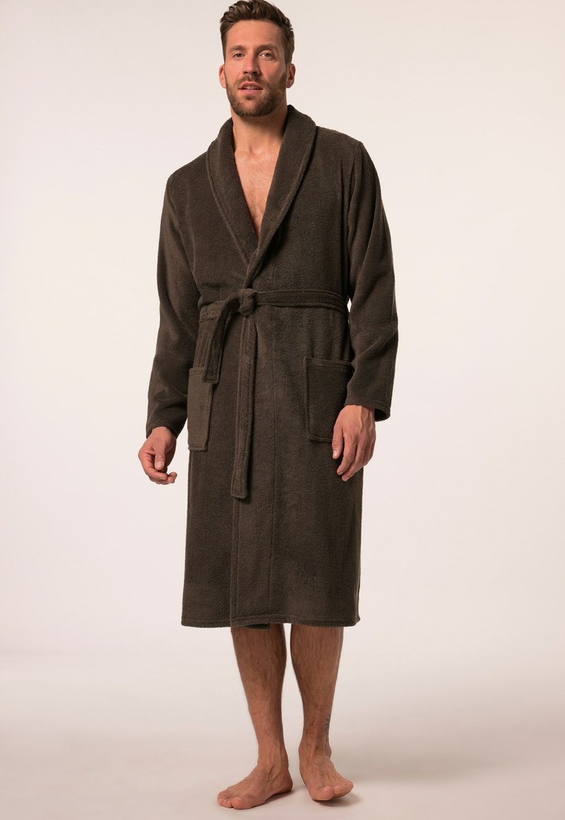 Brauner Bademantel aus Frottier mit einem Schalkragen, gebundenem Bund und zwei vorderen Taschen. Verfügt über eine Mid-Calf-Länge und einen weichen, strukturierten Stoff.