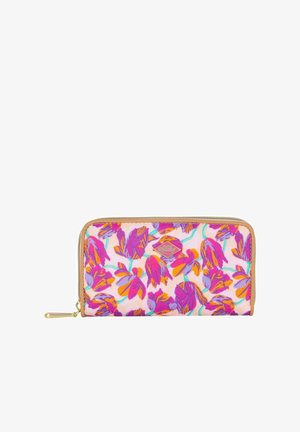 Portafoglio con zip in tessuto rosa chiaro caratterizzato da fantasie floreali colorate in viola, arancione e verde. Accenti in metallo dorato.