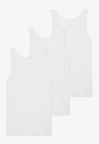 Trois débardeurs en coton blanc avec un décolleté arrondi et des bretelles larges, présentant une texture lisse et sans motifs ni accents visibles.