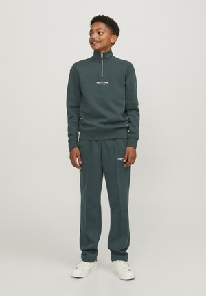 JACK & JONES Sweat à Capuche Garçon Jorvesterbro – Coupe Ample – 70% Coton 30% Polyester – Confort Quotidien