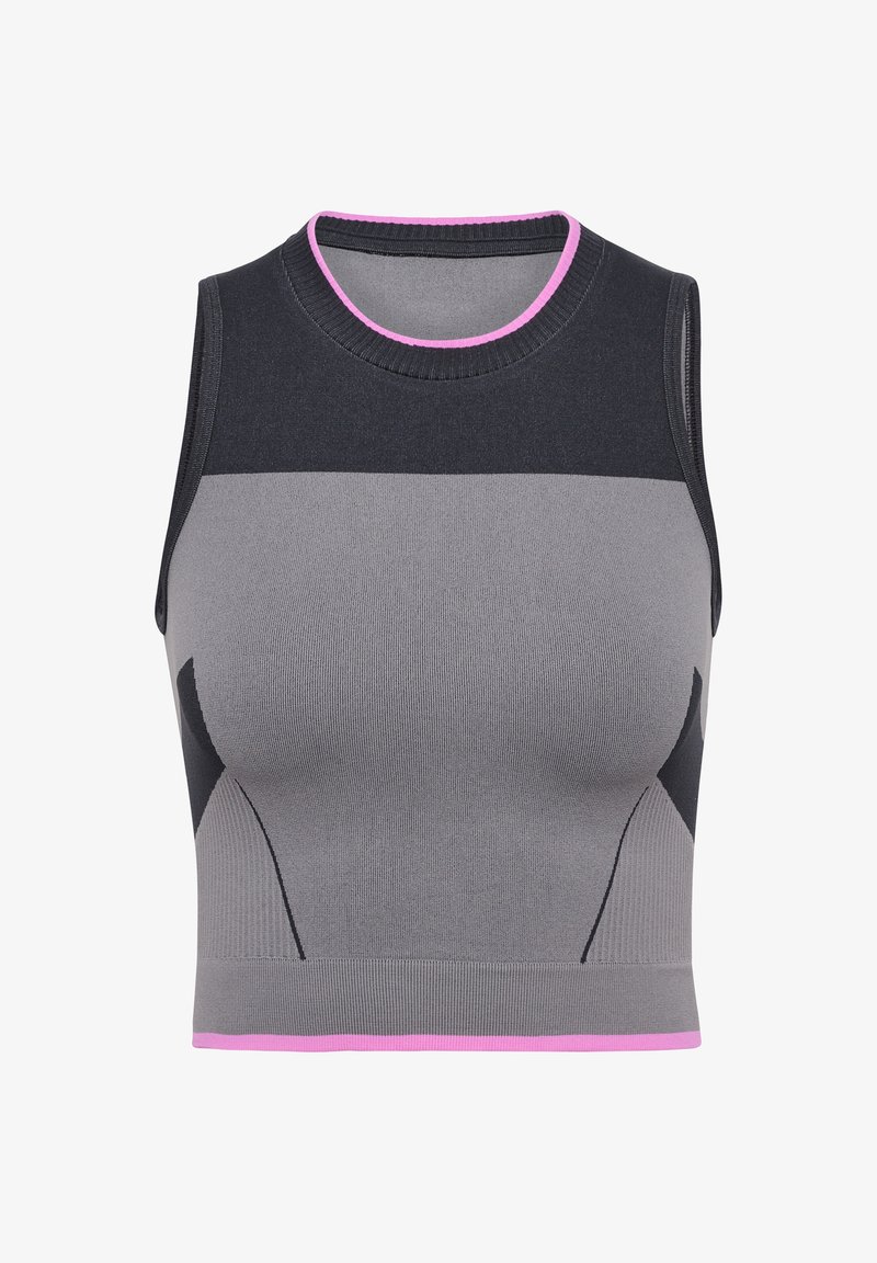 Graues, kurzes Tanktop mit schwarzen Akzenten und einem pinken Halsausschnitt, das ein figurnahes Design und gerippte Textur aufweist.
