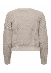 Beiger gestrickter Pullover mit kurzem Schnitt, strukturierten Rippenakzenten an Ärmeln und Rücken sowie einem klassischen Rundhalsausschnitt.