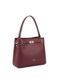 Borsa a spalla in pelle bordeaux con hardware dorato, dalla forma strutturata e superficie testurizzata. Dotata di manico superiore e di un accento decorativo a strappo.