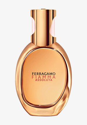Złota owalna butelka perfum Ferragamo Fiamma Assoluta z refleksyjną powierzchnią i dopasowaną złotą nakrętką.