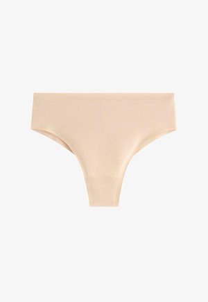 Sømløs beige kvindelig g-streng med glat tekstur og enkelt design, vist fladt på en hvid baggrund.