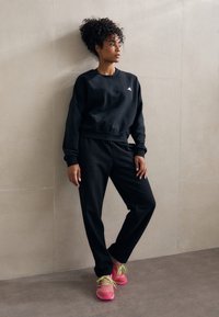 adidas Sportswear ESSENTIALS SMALL LOGO FEEL COZY  - Sportinis megztinis - black/white