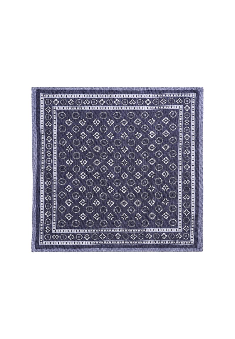 Tappeto blu navy con un design geometrico, caratterizzato da piccoli diamanti bianchi e motivi circolari, bordato da un bordo blu navy solido.