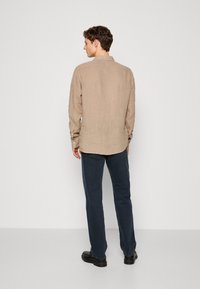 BOSS RELEGANT 6 - Camisa - open brown