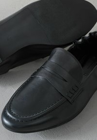 REGULAR FIT - Zapatos sin cordones - black