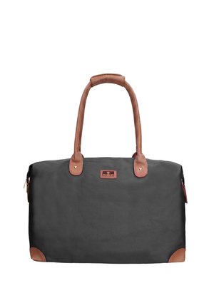 Borsa da viaggio rettangolare nera con manici in pelle marrone, dettagli agli angoli e una piccola toppa frontale con logo.