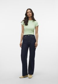 Vero Moda VMCHLOE  - Paprasti marškinėliai - pastel green