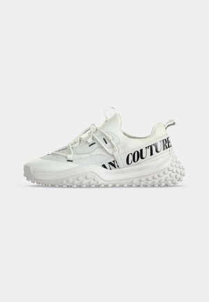 Versace Jeans Couture, FONDO HYBER - Маратонки - white