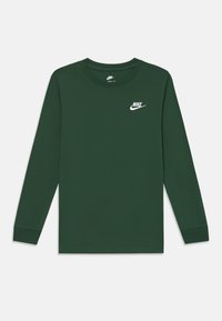 Tamnozeleni Nike majica dugih rukava s bijelim Nike logotipom i swooshom na lijevoj strani prsnog koša, okrugli izrez i rebraste manžete.