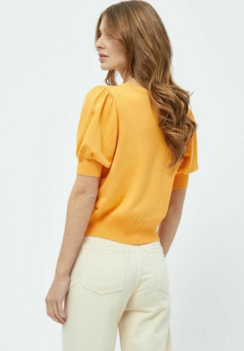 Carousell Primark Yellow Crop Top Minus LIVA Print T-shirt Mango