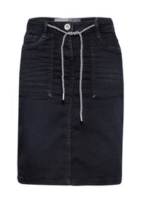 Jupe en denim noir avec deux poches avant, taille à cordon de serrage et coupe droite. Le tissu a une texture lisse avec des détails de couture subtils.