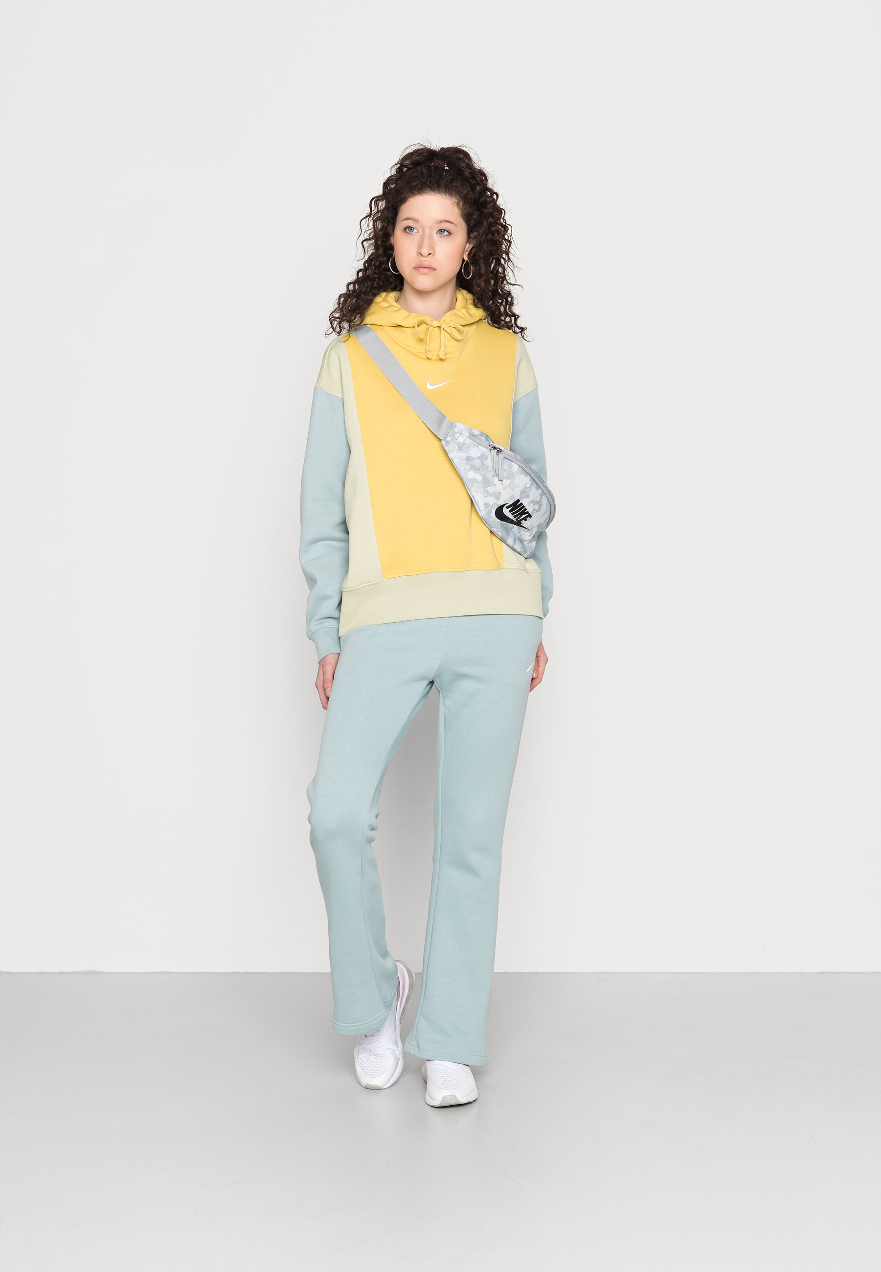 Nike Sportswear HOODIE TREND - Sudadera - multi coloured/multicolor -  Zalando.es