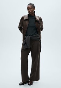 Mango Giacca in similpelle - brown