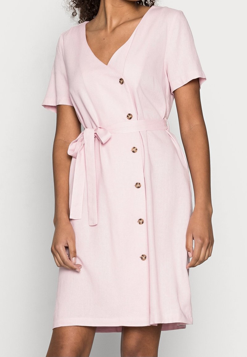Vero Moda Petite Robe de jour - pink