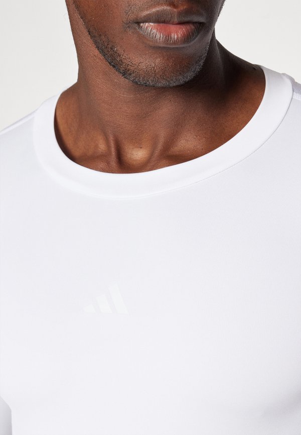 TECHFIT LONGSLEEVE - Long sleeved top4