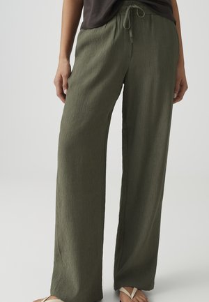OPUS HIGH RISE LONG WIDE FIT CRINKLE - Stoffhose - olive leaf