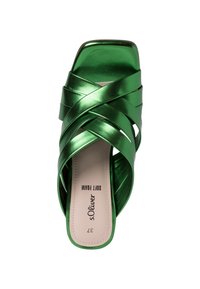 Sandale slip-on métallique verte avec brides croisées et bout carré, semelle intérieure en mousse douce étiquetée s.Oliver, taille 37.
