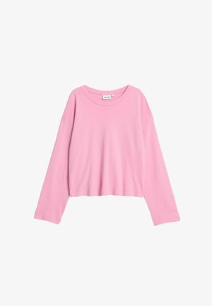 Lyserød cropped langærmet skjorte lavet af blødt stof, med en bred halsudskæring og sænkede skuldre for en afslappet pasform.