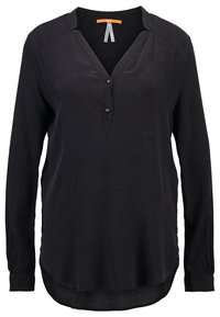 Svart långärmad blus med en subtil struktur, V-ringning, två knappar vid framknäppningen och en böjd fåll.